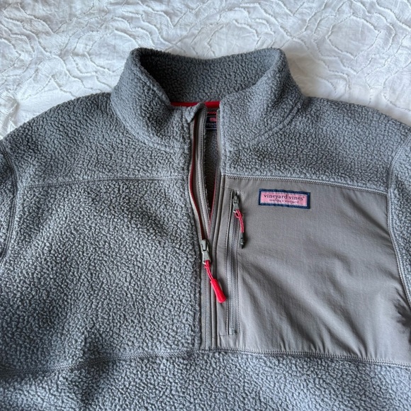 Vineyard Vines Gray Fleece with Red Trim Zipper Quarter Zip - Picture 2 of 8
